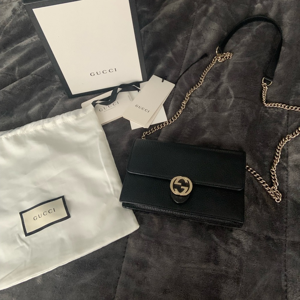 Gucci interlocking GG wallet on chain